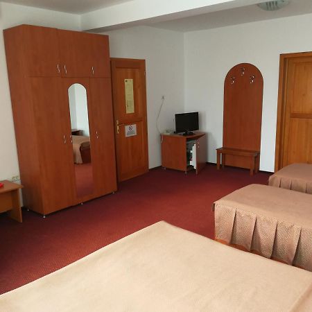 Hotel Lotus Αράντ Εξωτερικό φωτογραφία