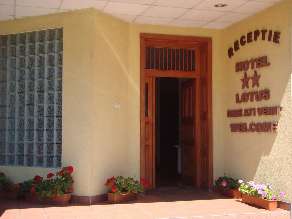 Hotel Lotus Αράντ Εξωτερικό φωτογραφία