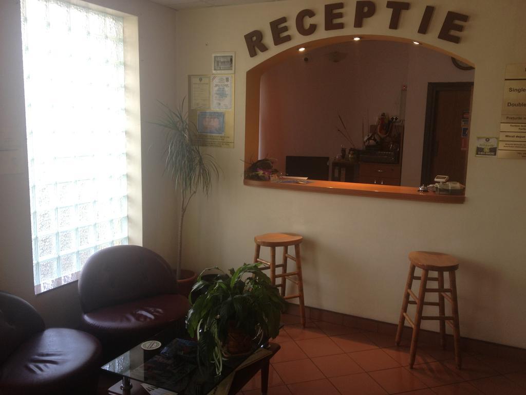 Hotel Lotus Αράντ Εξωτερικό φωτογραφία
