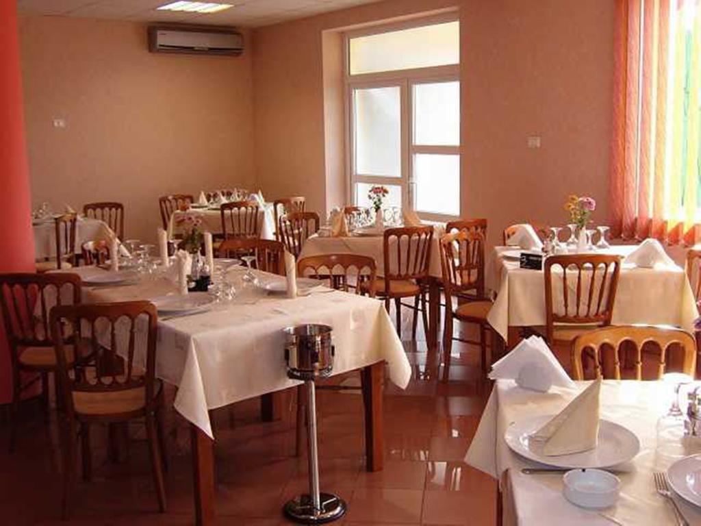 Hotel Lotus Αράντ Εξωτερικό φωτογραφία