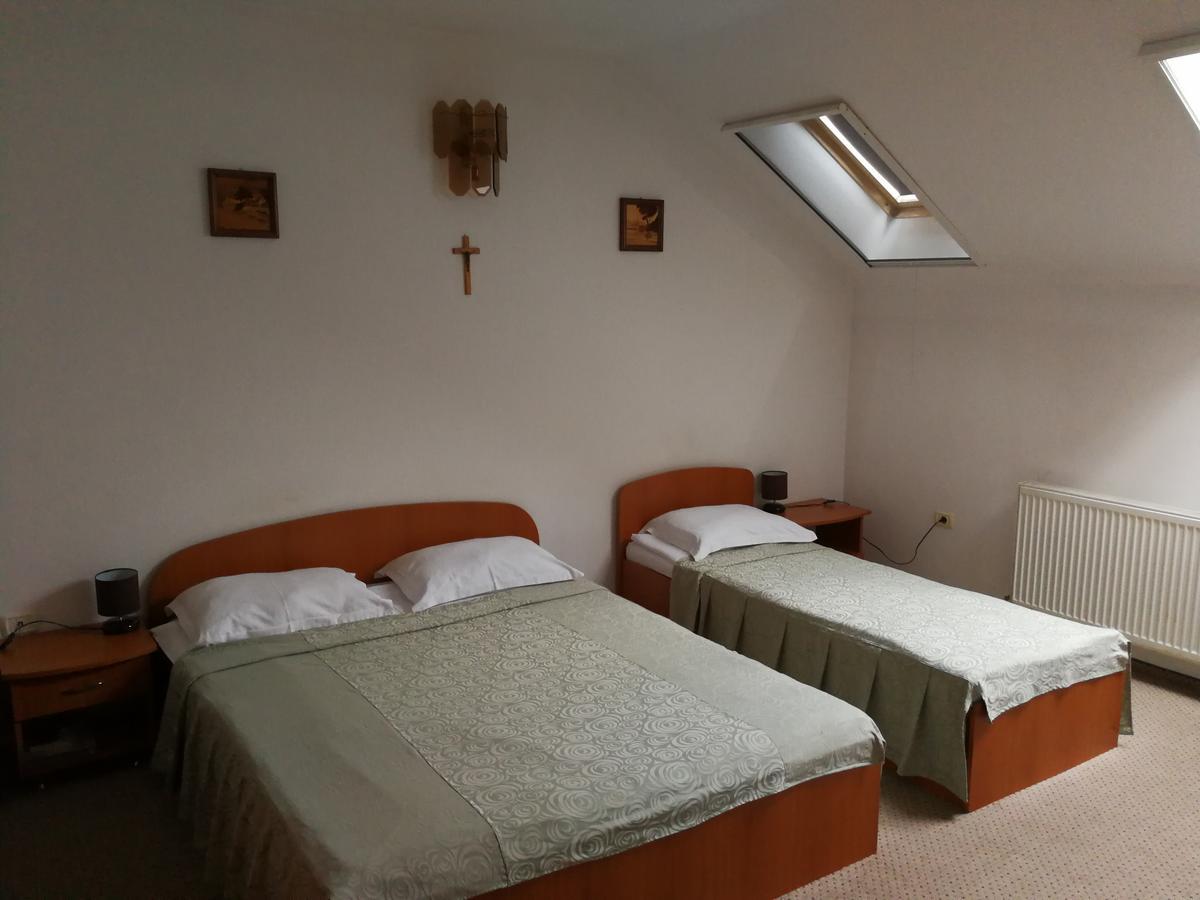 Hotel Lotus Αράντ Εξωτερικό φωτογραφία