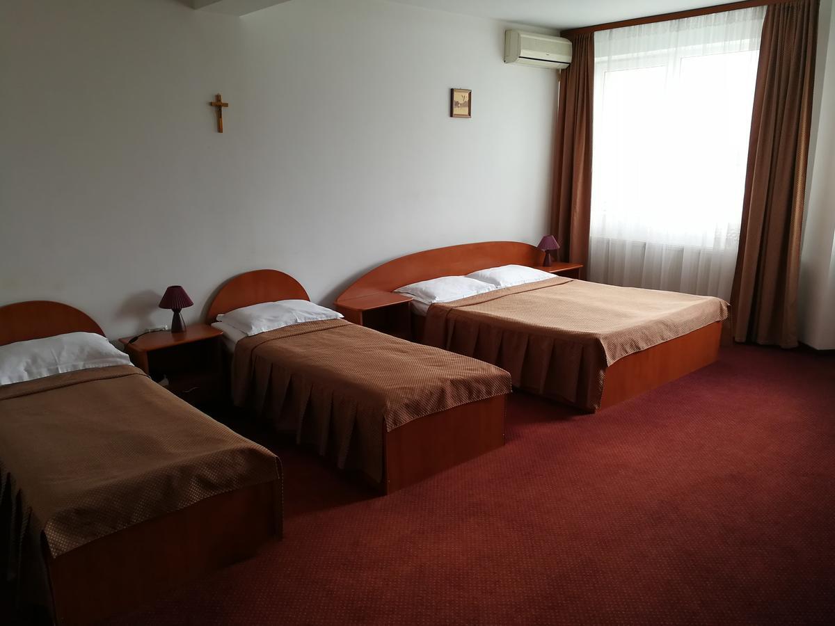 Hotel Lotus Αράντ Εξωτερικό φωτογραφία
